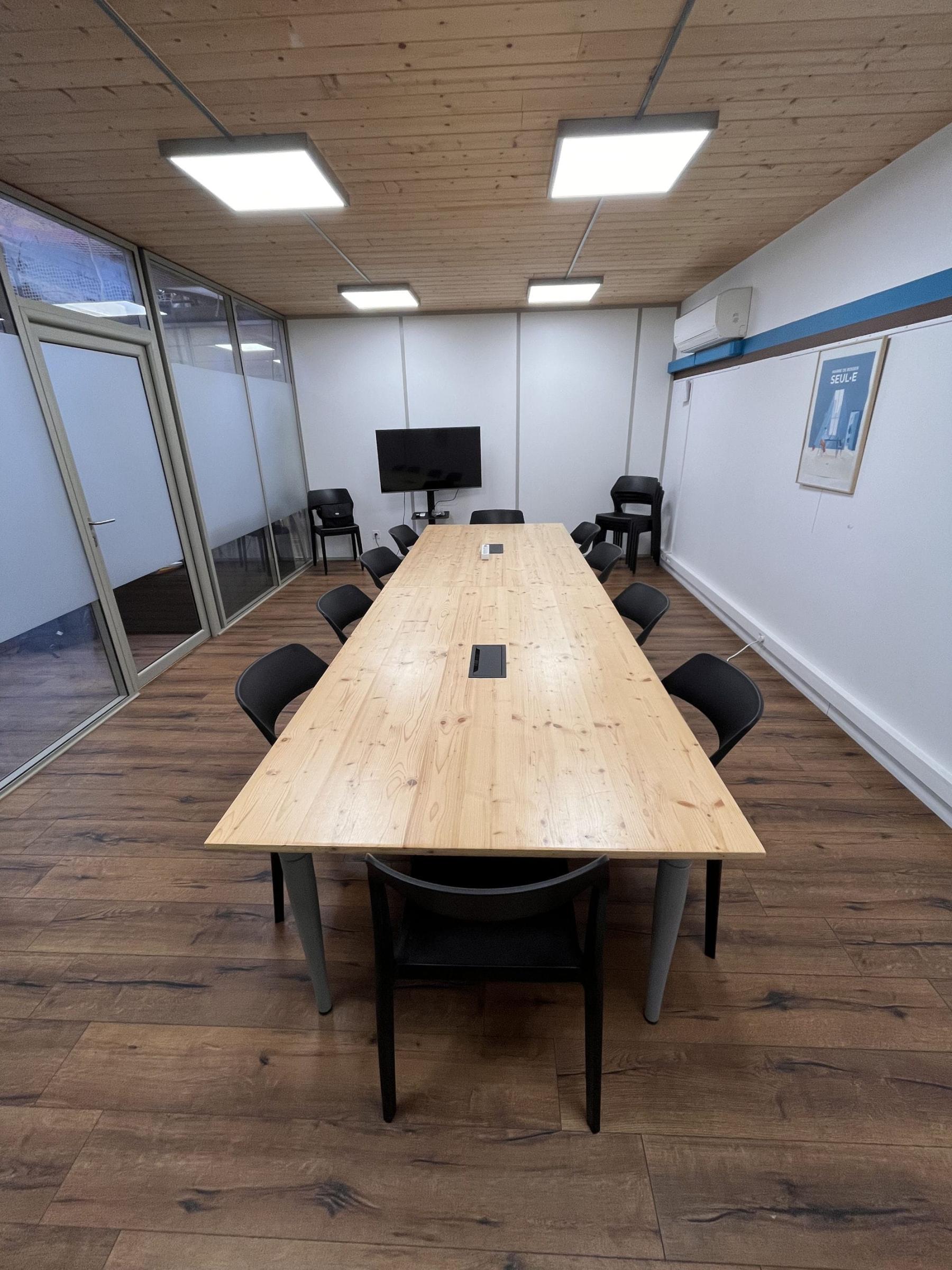 Grande salle de formation louable à la journée Lyon 7 - Large training room for full-day rental, Lyon 7