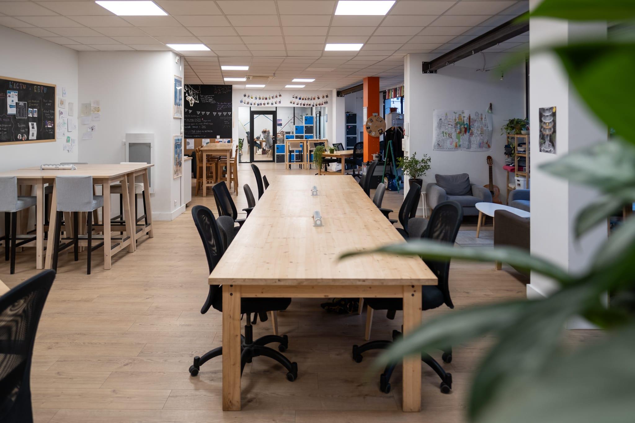 Espace privatisable Villeurbanne République tables et chaises modulables - Private event space, Villeurbanne République, modular tables and chairs