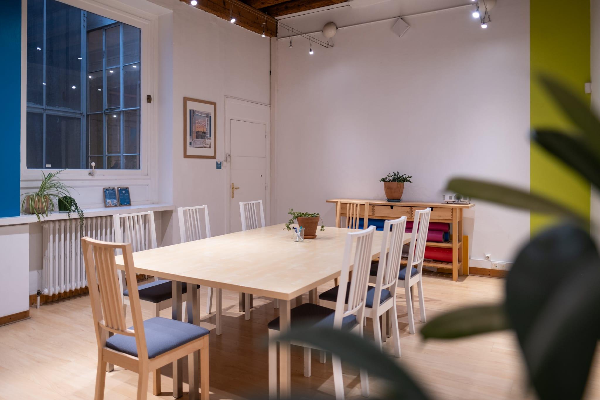 Salle de formation lumineuse pour 10 personnes à Lyon - Bright training room for 10 people in Lyon