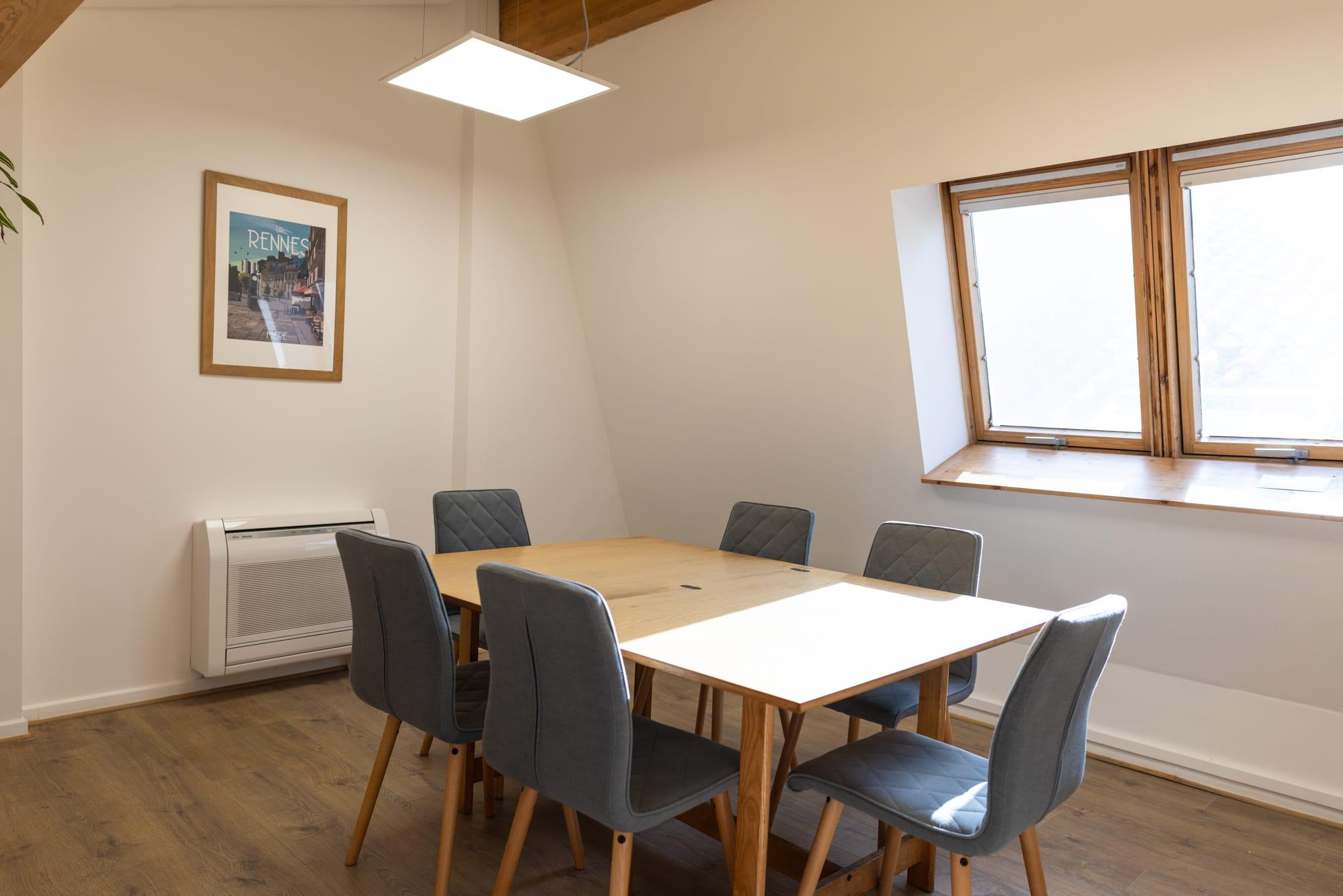 Salle de réunion pour rendez-vous clients et entretiens Lyon 9 Vaise - Meeting room for client meetings and interviews, Lyon 9 Vaise