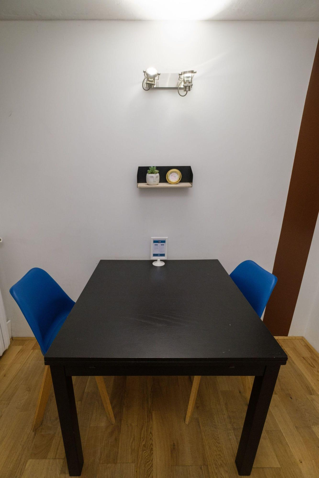 Salle de réunion pour passer un entretien à Paris 12 - Meeting room for job interviews in Paris 12