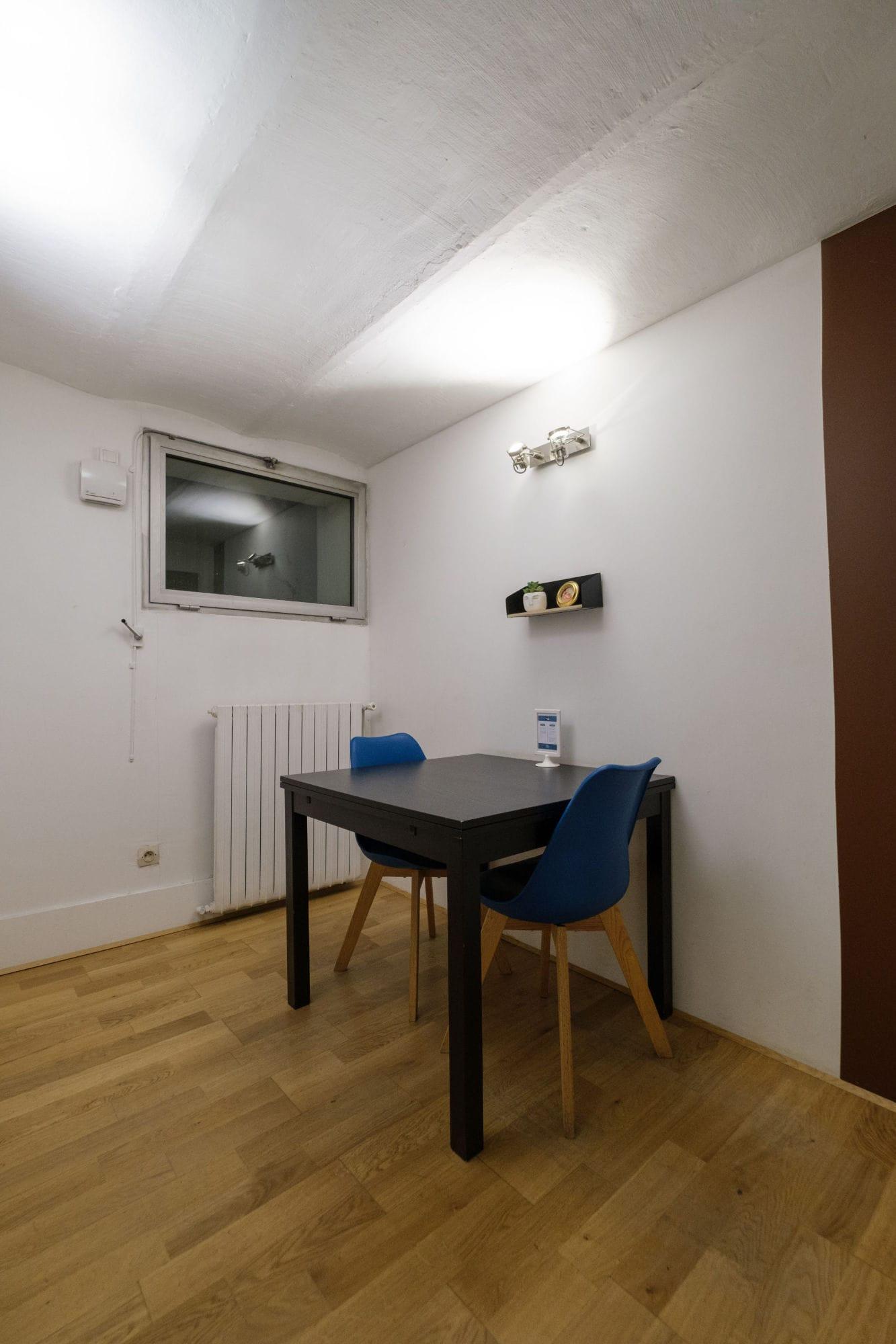 Petite salle de visioconférence à l'heure proche Paris gare de Lyon - Small video call room by the hour near Paris Gare de Lyon
