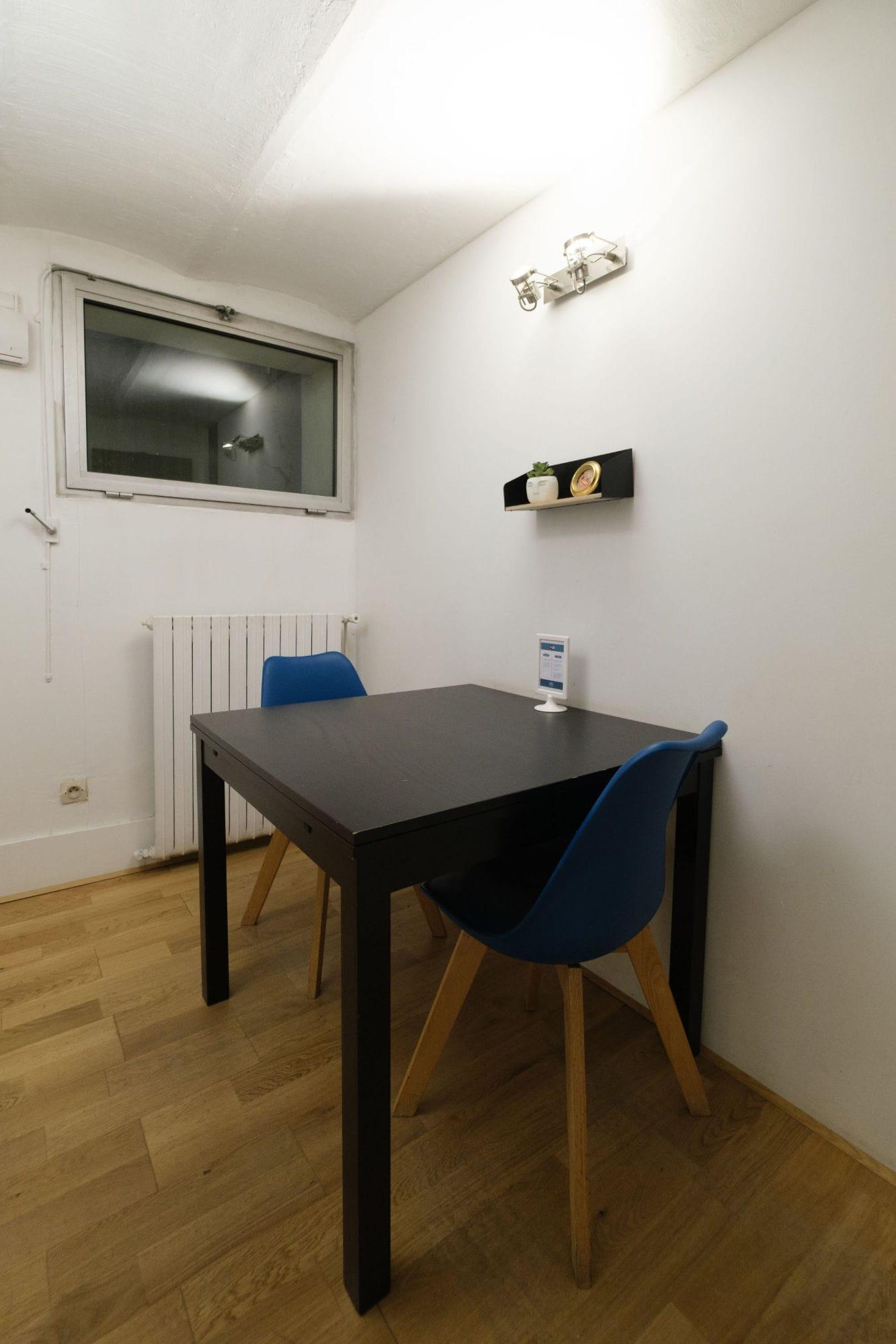 Location de petite salle de réunion à l'heure et à la journée à Paris 12 gare de Lyon - Small meeting room for rent by the hour or by the day, Paris 12 Gare de Lyon