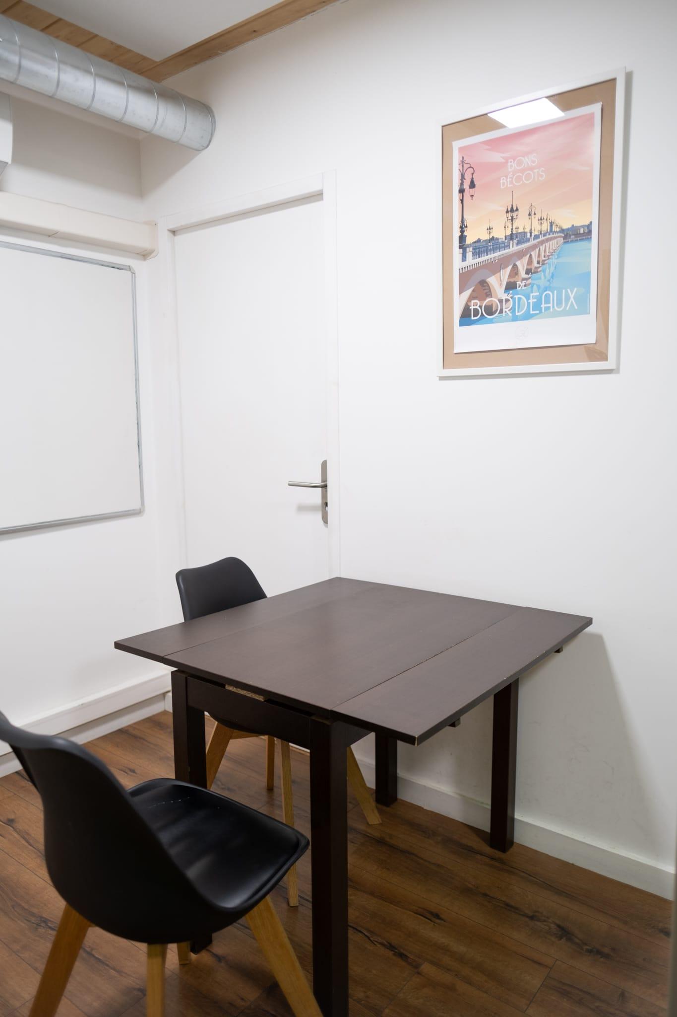 Salle pour rendez-vous client à Lyon Jean Macé - Room for client meetings in Lyon Jean Macé
